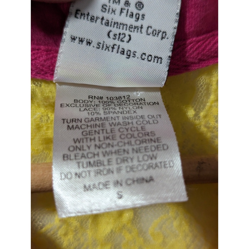 Six Flags Pink Yellow Lace V-Neck T-Shirt S Graphic Top Y2K Theme Park Tee - Picture 5 of 12